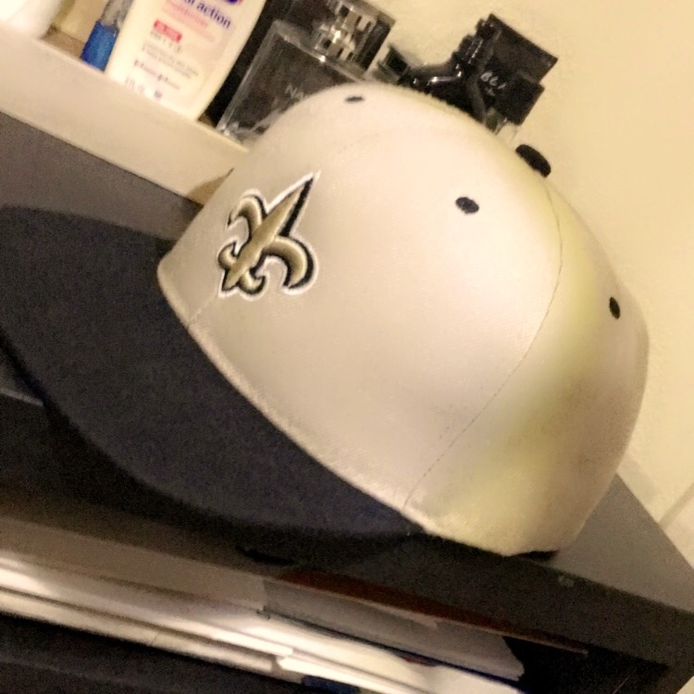 Fresh ass snap back purchased under 2 months ago